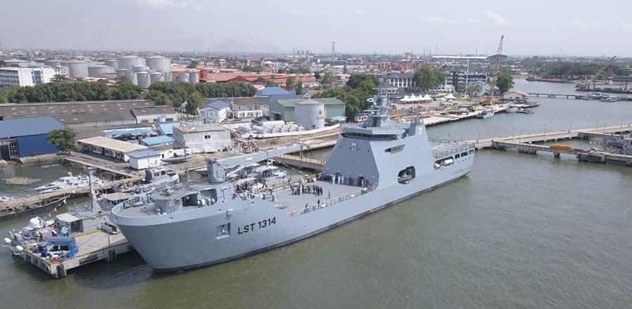 Noticias de la Armada - Página 3 1655194438_nns-kada-nigerian-navys-new-landing-ship-arrives-lagos